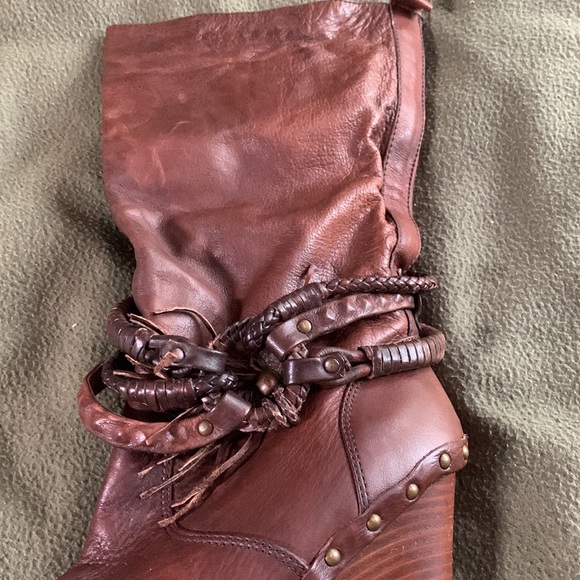 Dolce Vita brown, leather boots.  Size 8. - Picture 3 of 6